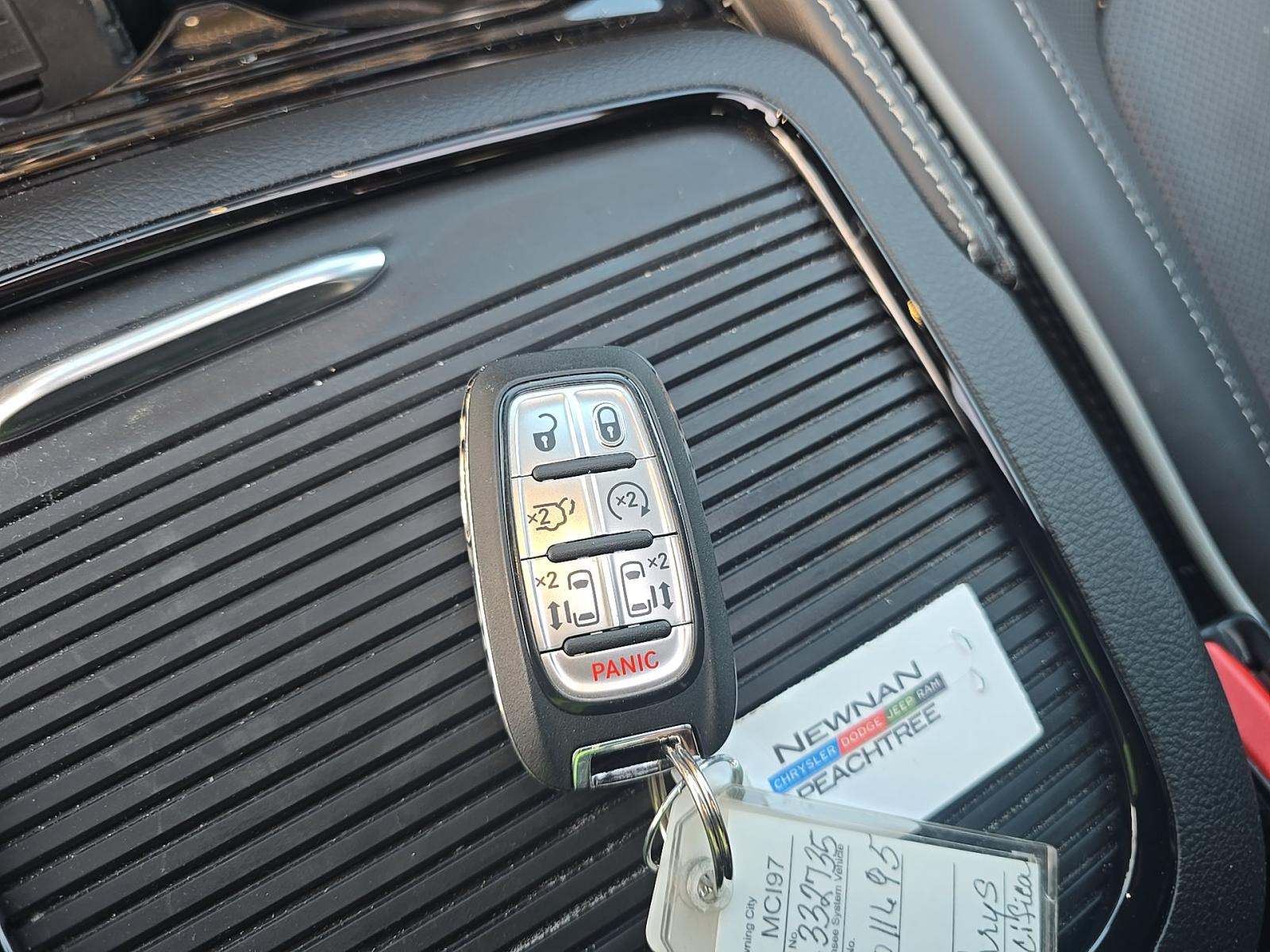 2026 Chrysler Pacifica Limited FWD