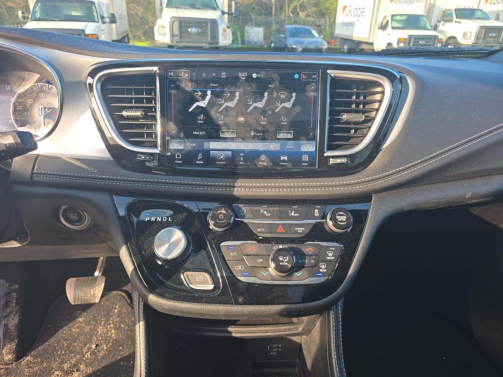 2026 Chrysler Pacifica Limited FWD