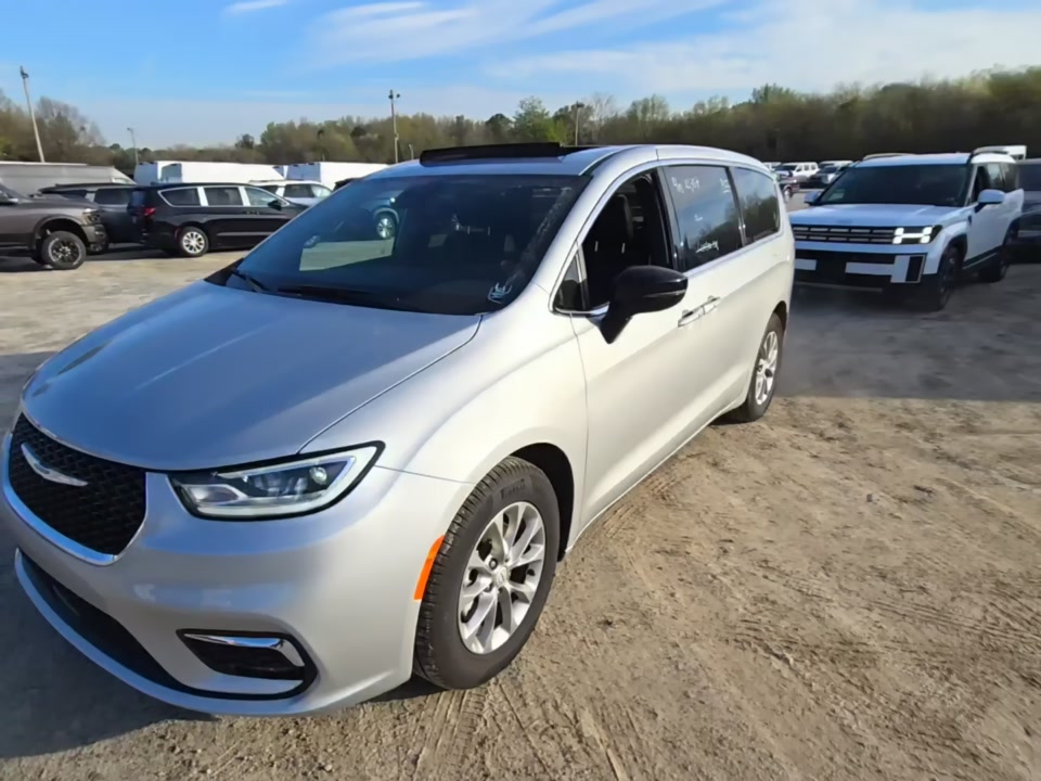 2026 Chrysler Pacifica Limited FWD