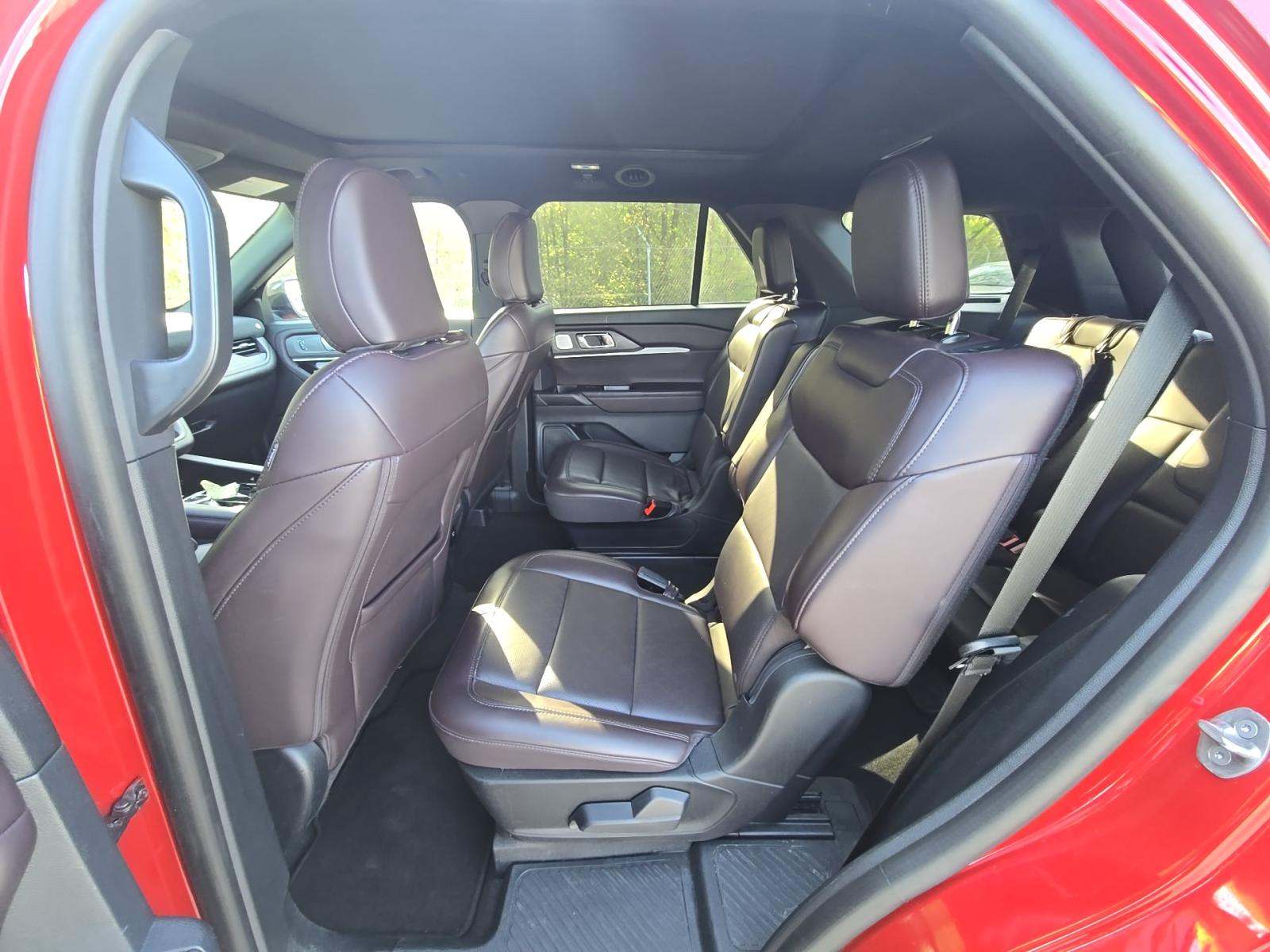 2025 Ford Explorer Platinum RWD