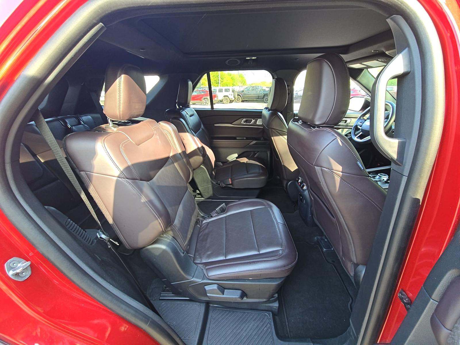 2025 Ford Explorer Platinum RWD