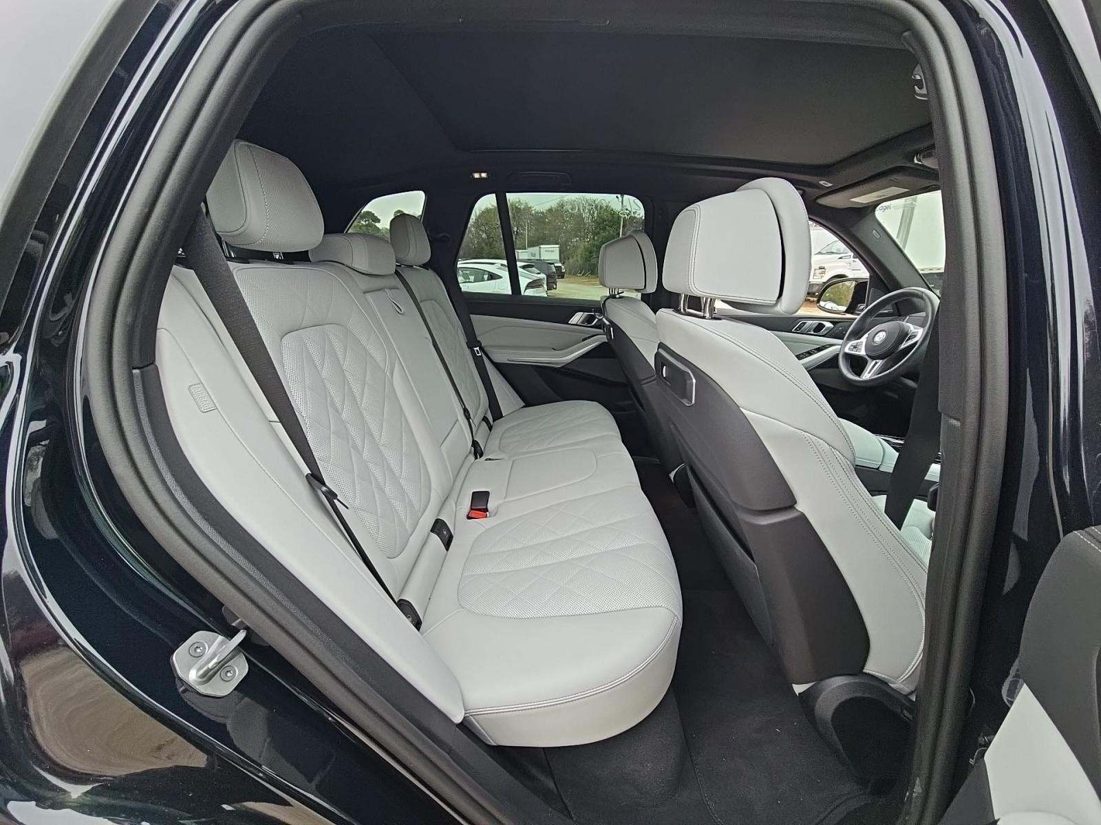 2025 BMW X5 M60i xDrive AWD