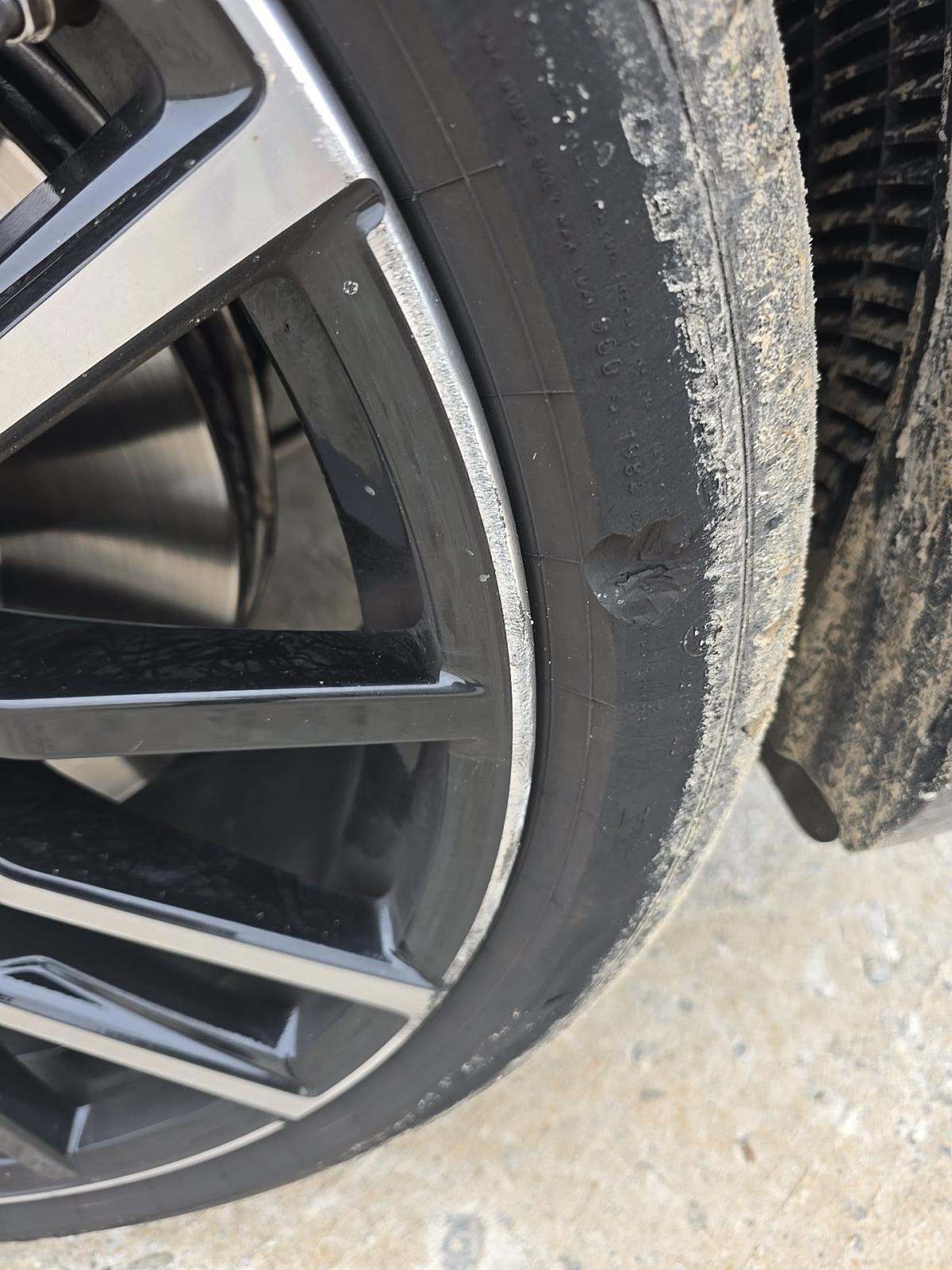 2025 BMW X5 M60i xDrive AWD