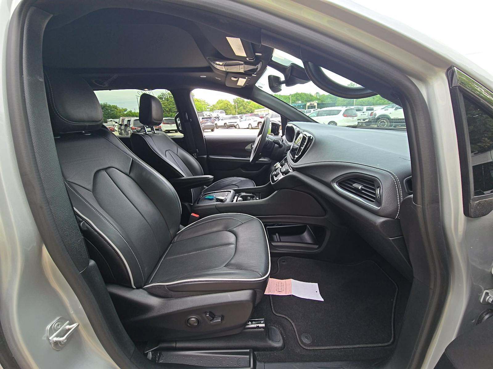 2026 Chrysler Pacifica Limited FWD
