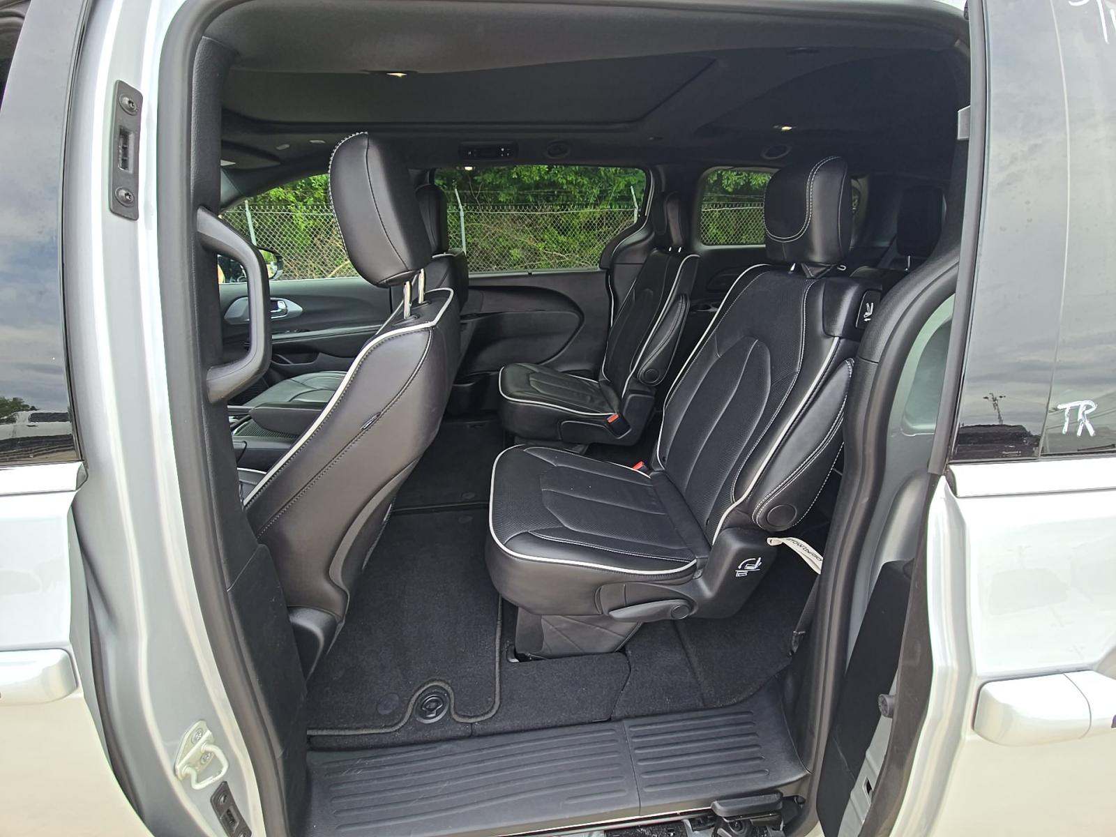 2026 Chrysler Pacifica Limited FWD