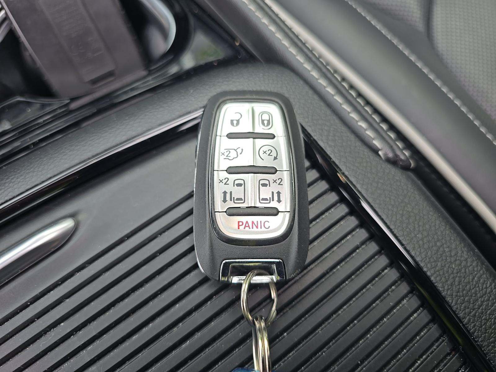 2026 Chrysler Pacifica Limited FWD