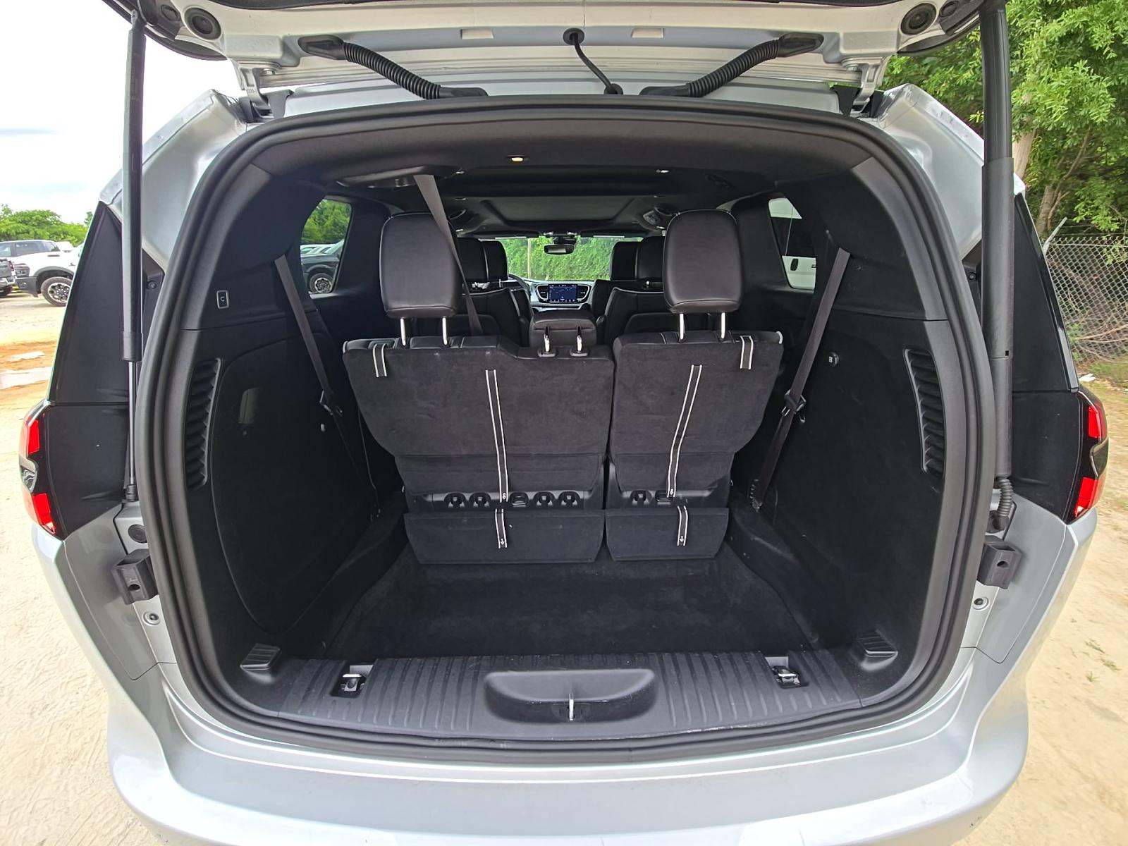 2026 Chrysler Pacifica Limited FWD