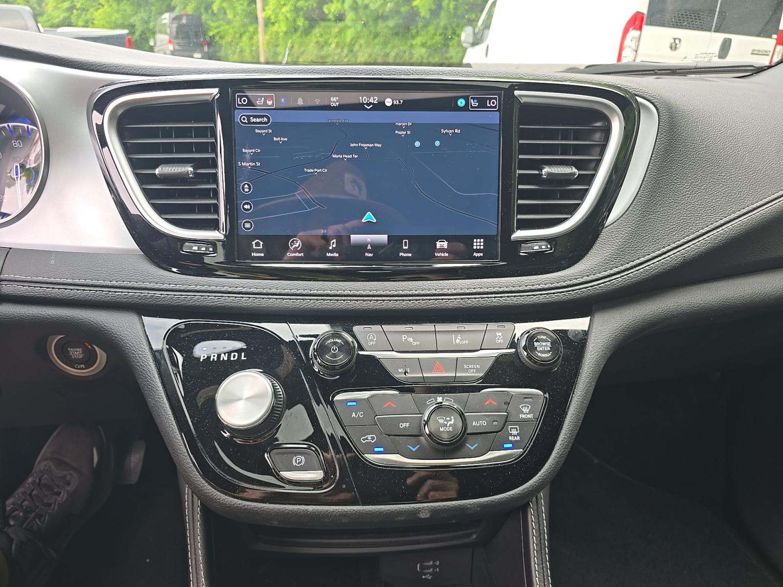 2026 Chrysler Pacifica Limited FWD