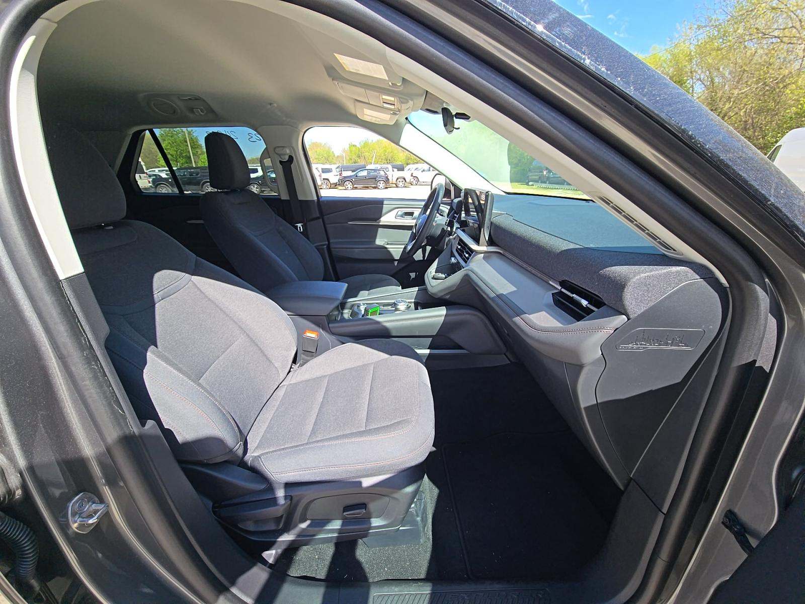 2025 Ford Explorer Active RWD