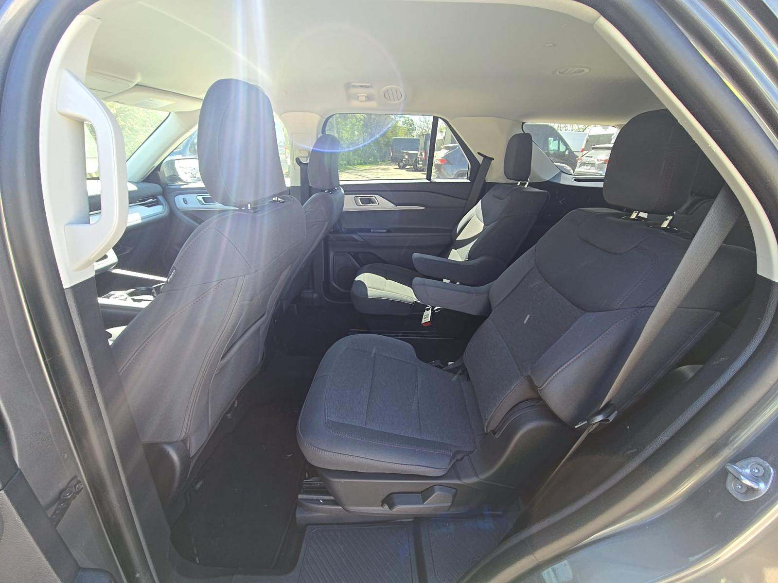 2025 Ford Explorer Active RWD