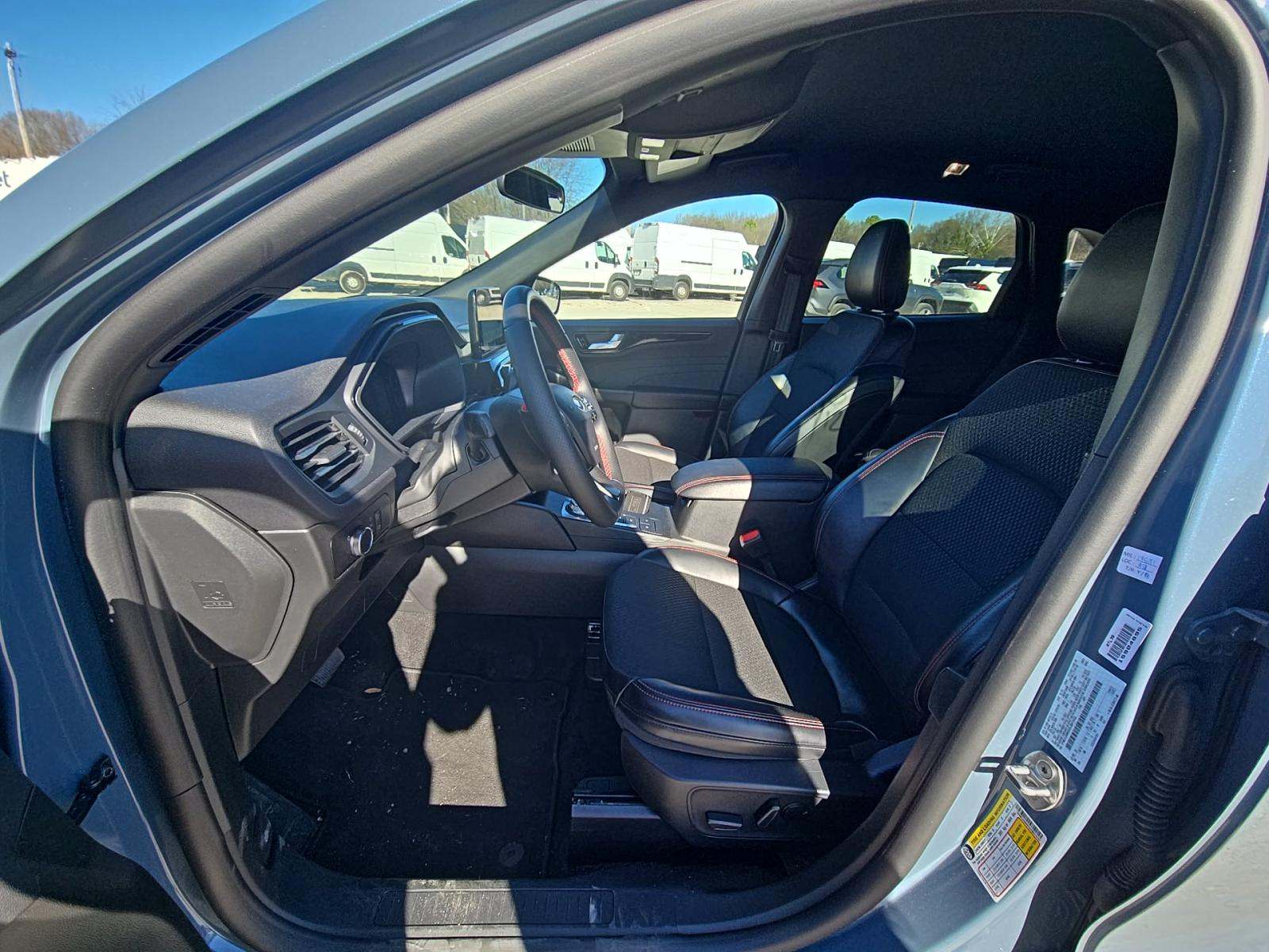 2025 Ford Escape ST-Line FWD