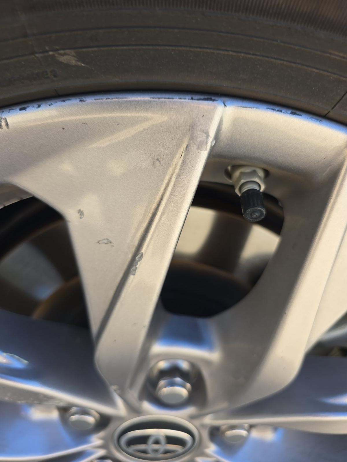 2025 Toyota Sienna LE FWD