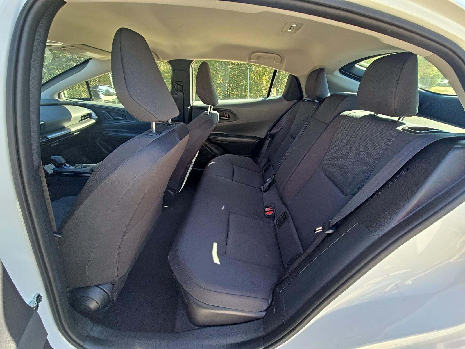 2025 Toyota Prius LE FWD