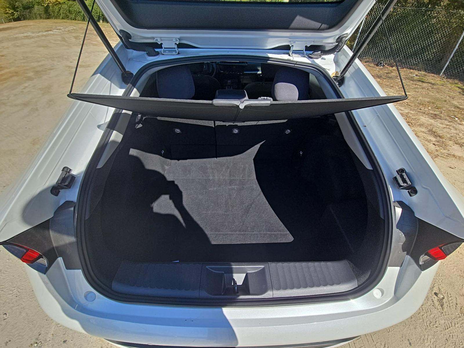 2025 Toyota Prius LE FWD