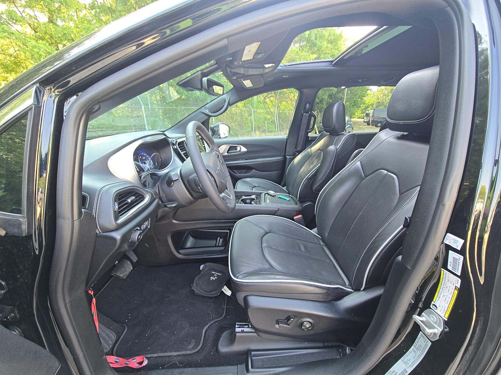 2026 Chrysler Pacifica Limited FWD