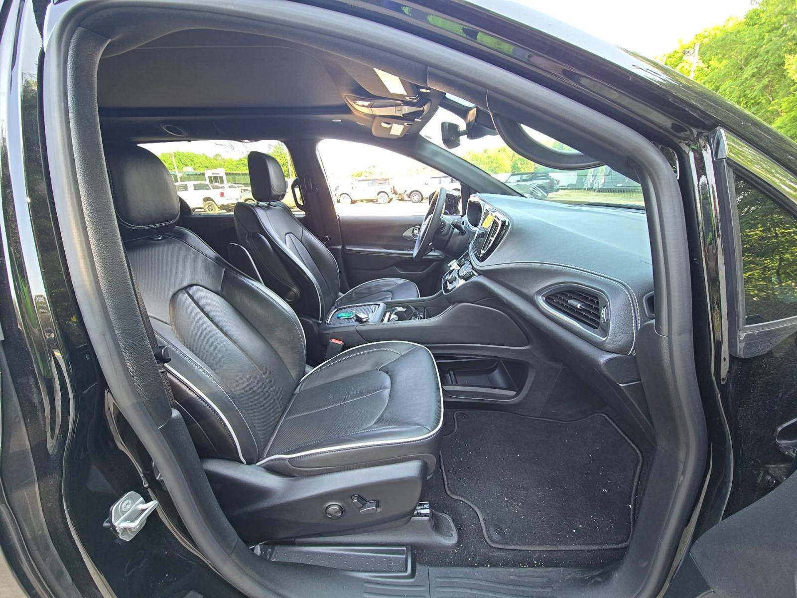 2026 Chrysler Pacifica Limited FWD