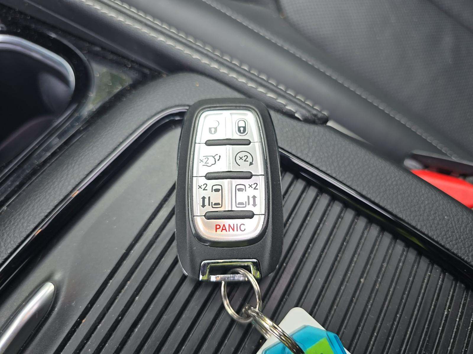 2026 Chrysler Pacifica Limited FWD
