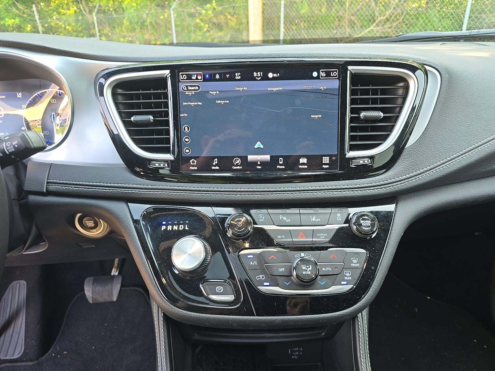 2026 Chrysler Pacifica Limited FWD