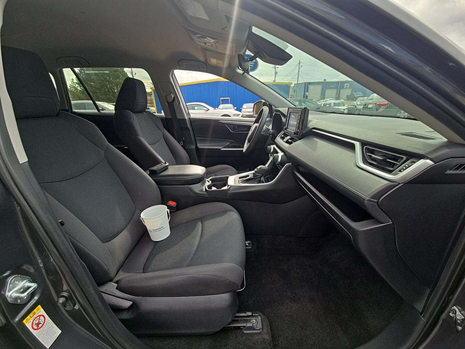 2019 Toyota RAV4 LE FWD