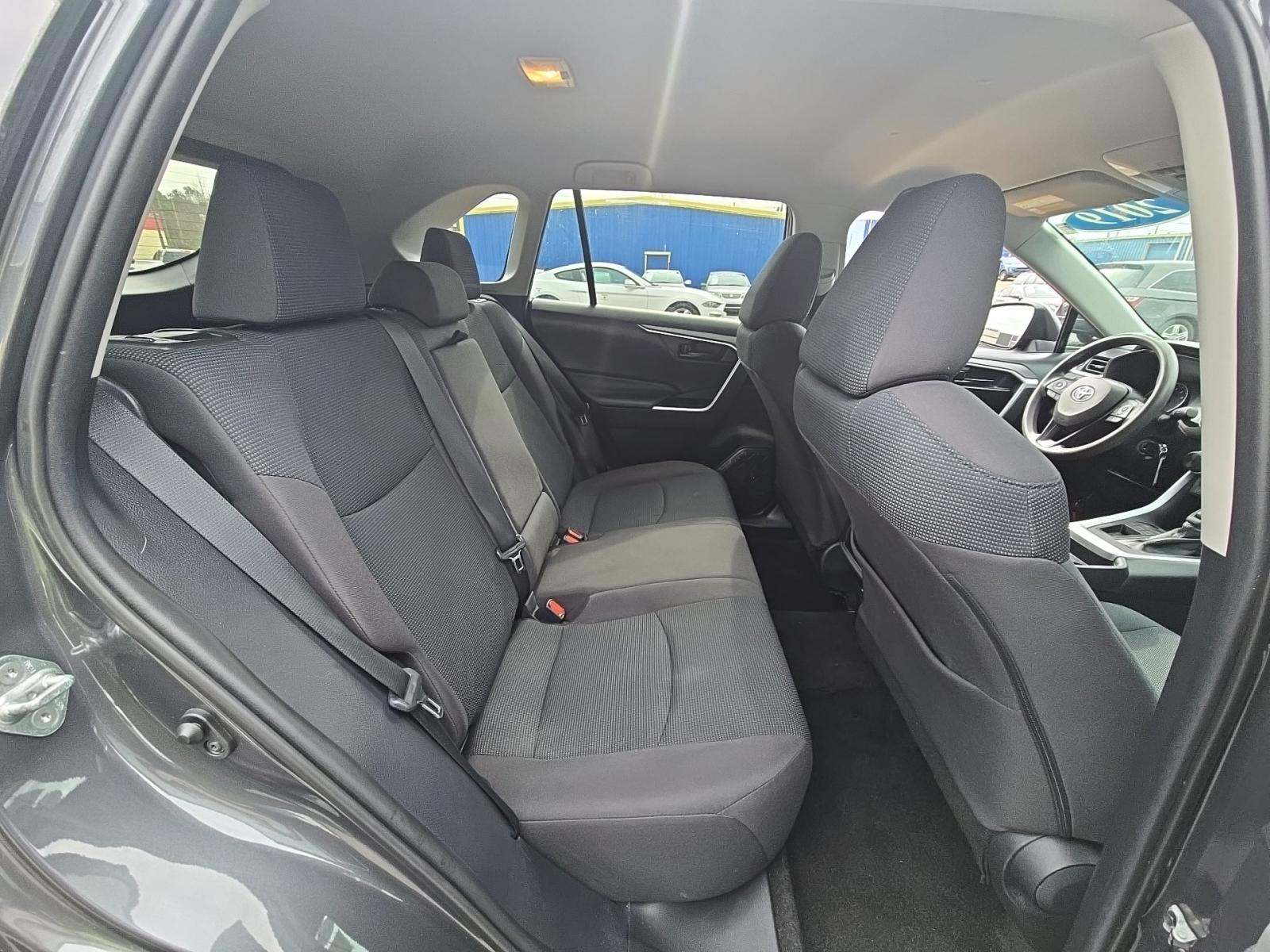 2019 Toyota RAV4 LE FWD