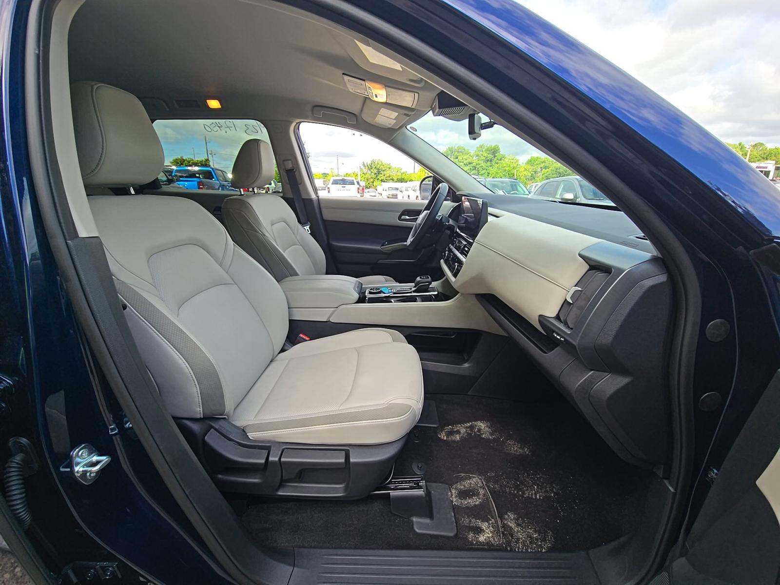 2026 Nissan Pathfinder SL AWD