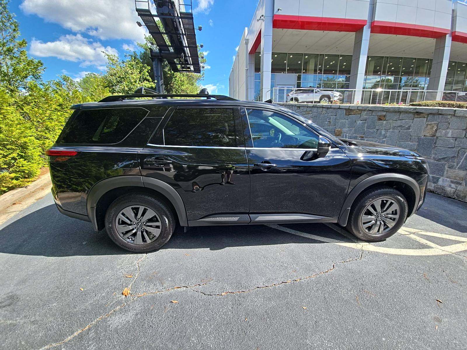 2025 Nissan Pathfinder SV FWD