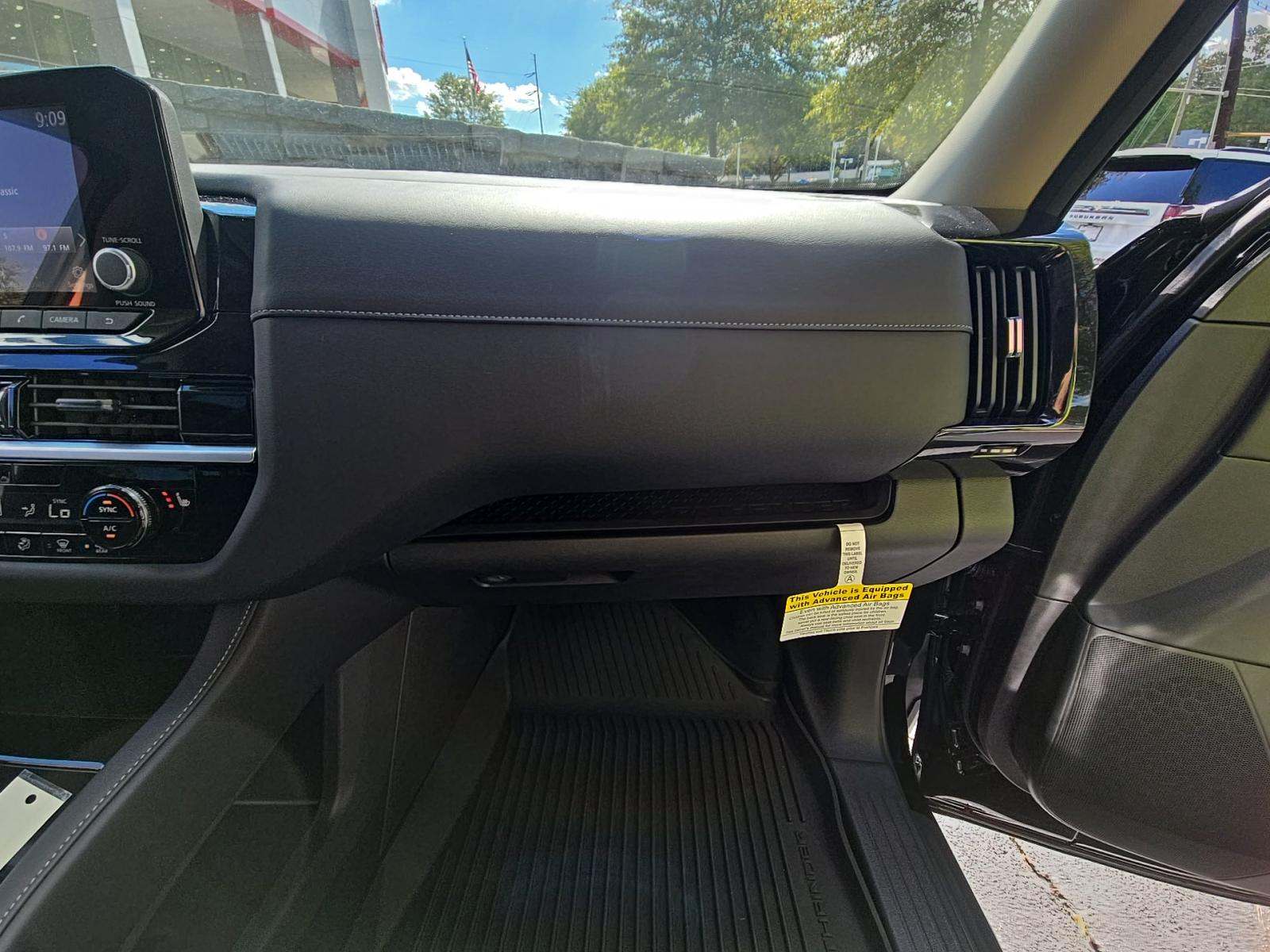 2025 Nissan Pathfinder SV FWD