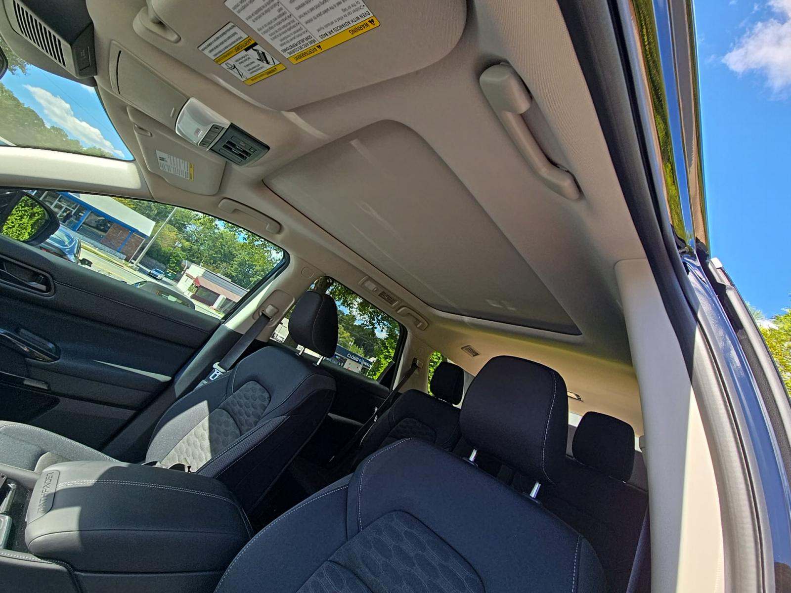 2025 Nissan Pathfinder SV FWD