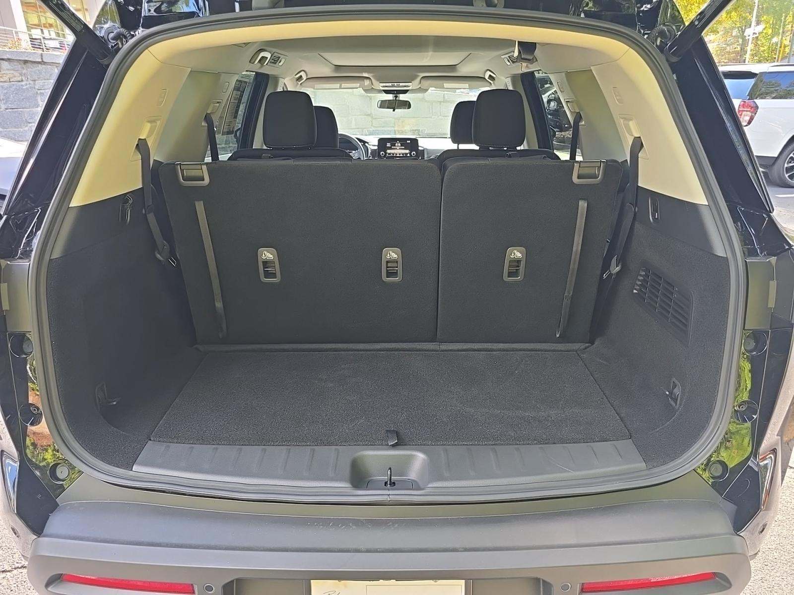 2025 Nissan Pathfinder SV FWD