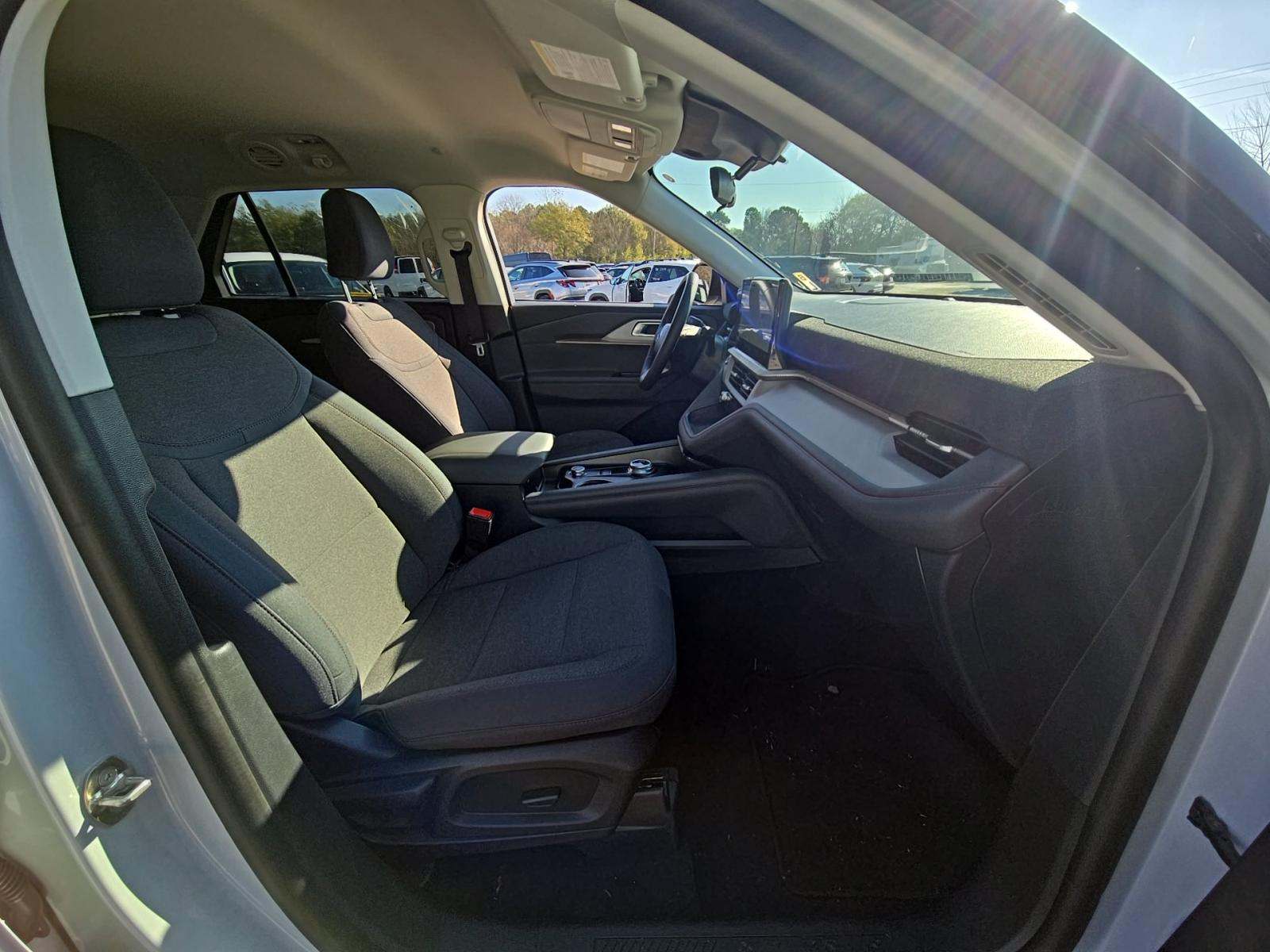 2025 Ford Explorer Active RWD