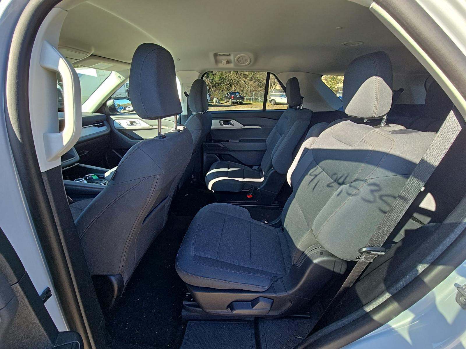 2025 Ford Explorer Active RWD