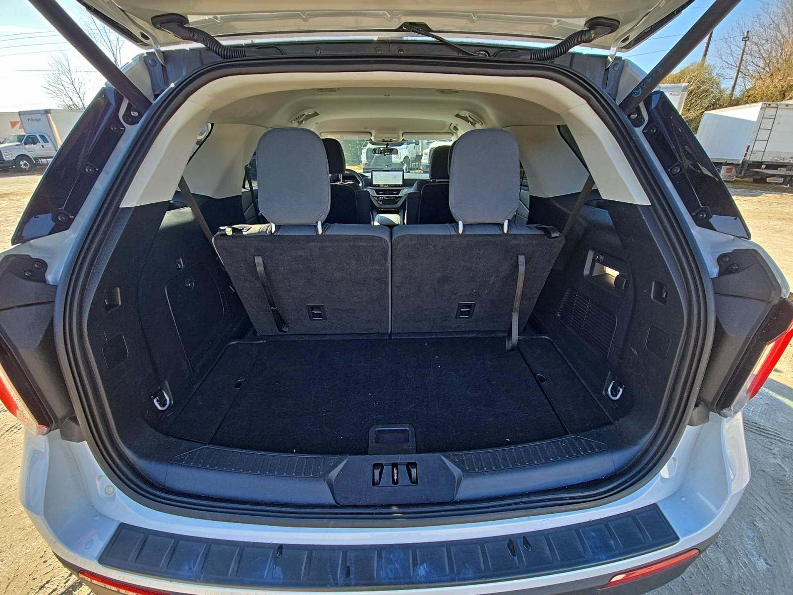 2025 Ford Explorer Active RWD