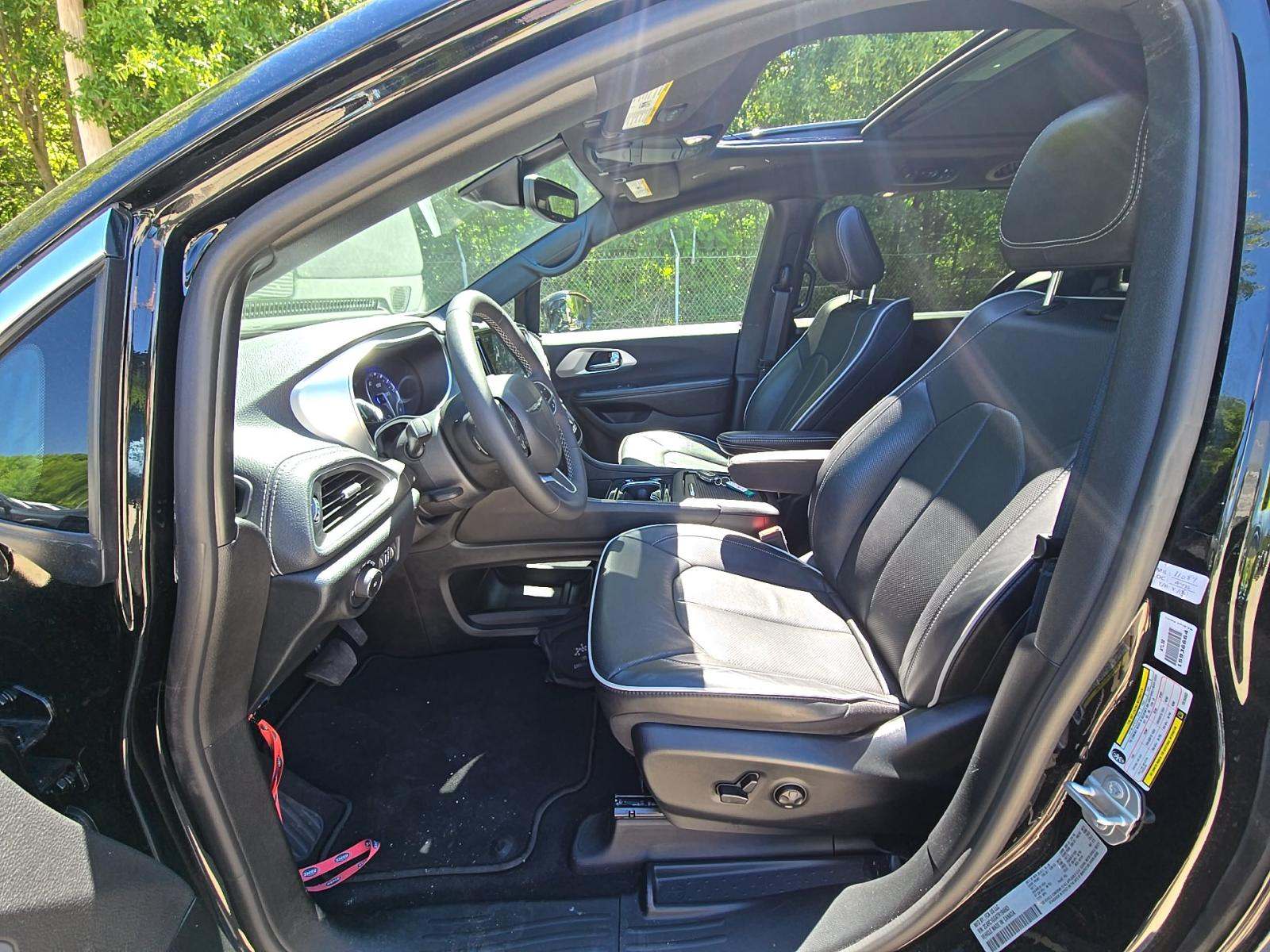 2026 Chrysler Pacifica Limited FWD