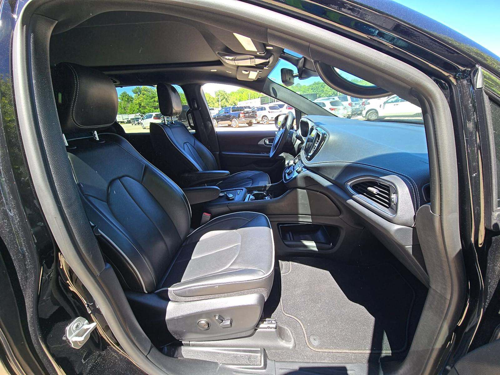 2026 Chrysler Pacifica Limited FWD