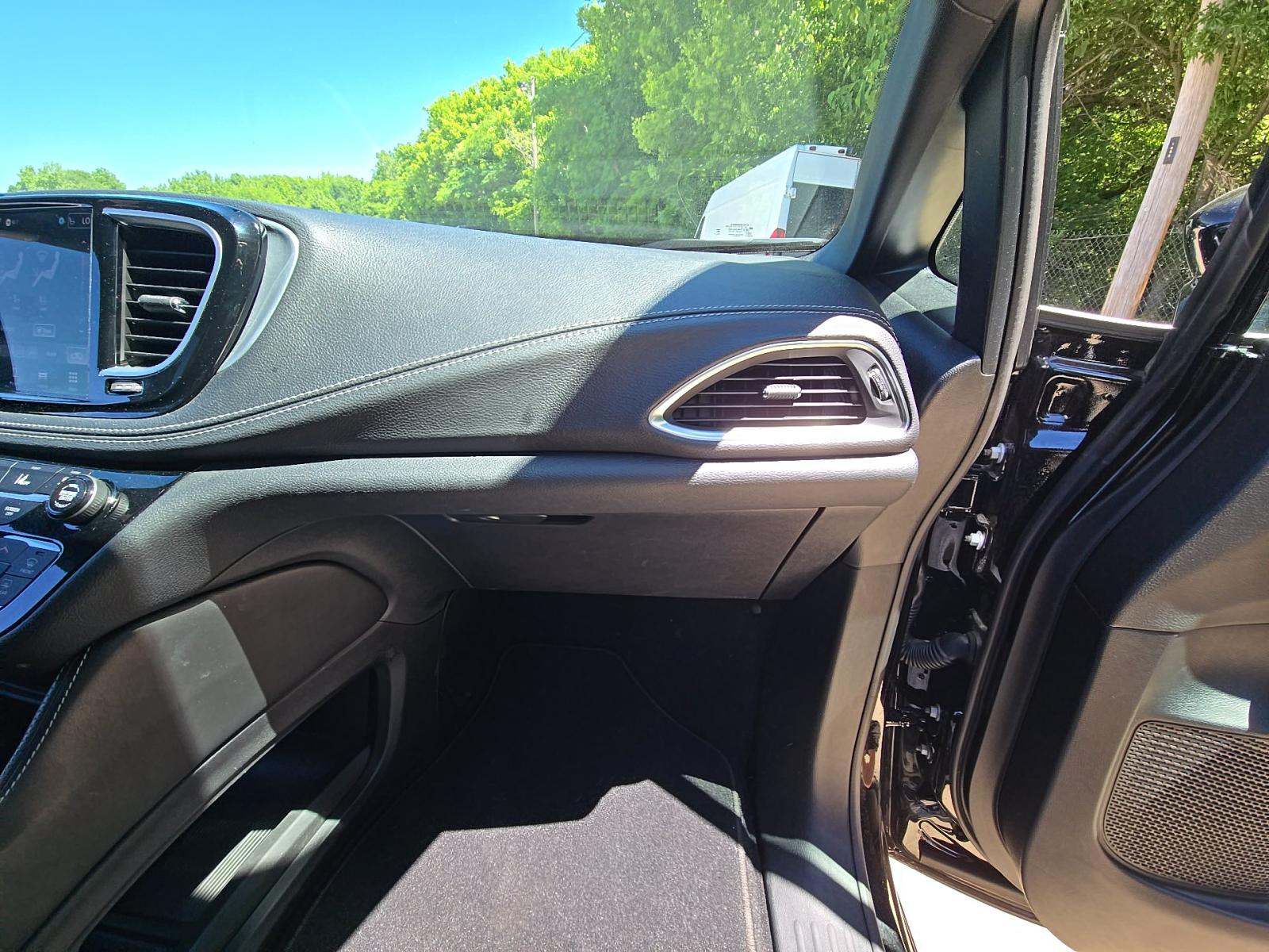 2026 Chrysler Pacifica Limited FWD
