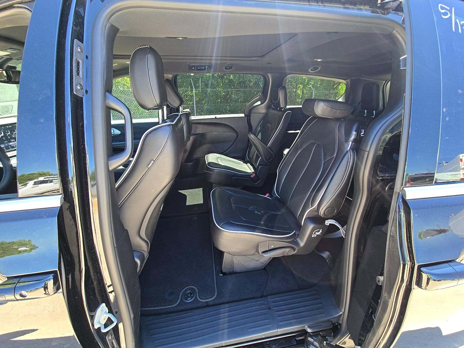 2026 Chrysler Pacifica Limited FWD