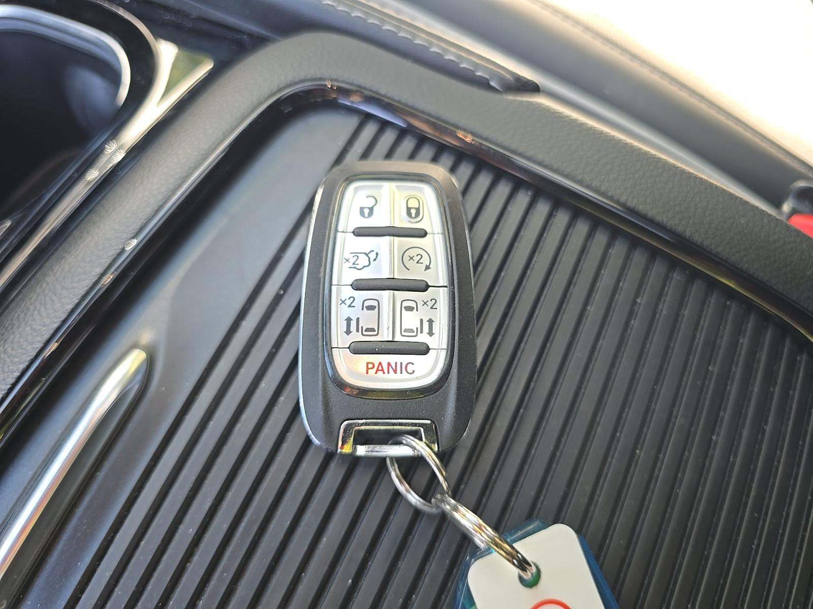 2026 Chrysler Pacifica Limited FWD