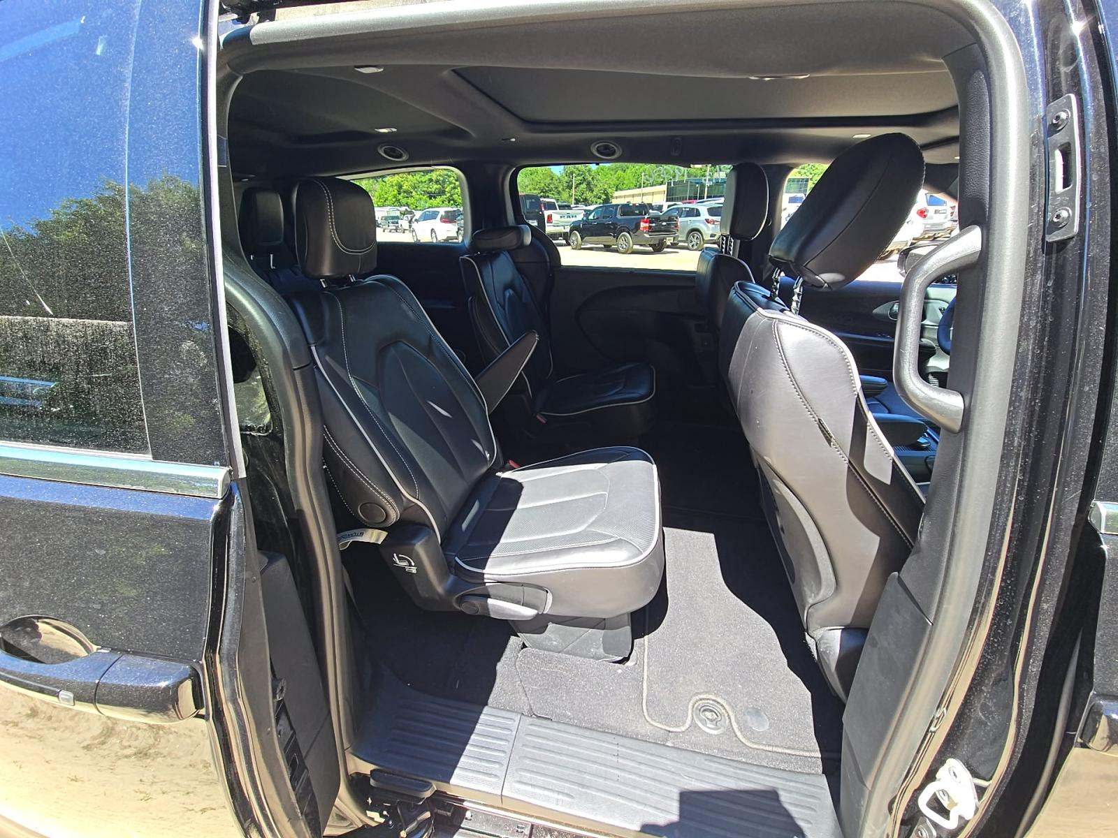 2026 Chrysler Pacifica Limited FWD