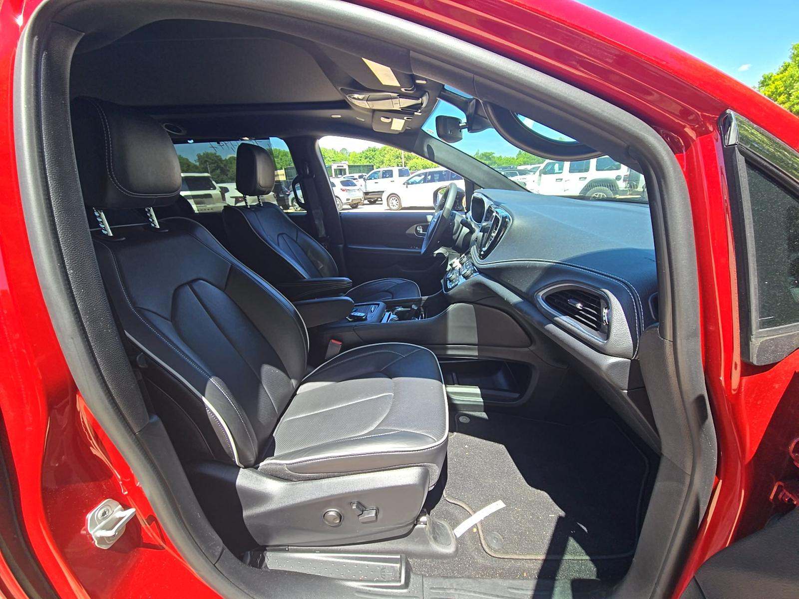 2026 Chrysler Pacifica Limited FWD