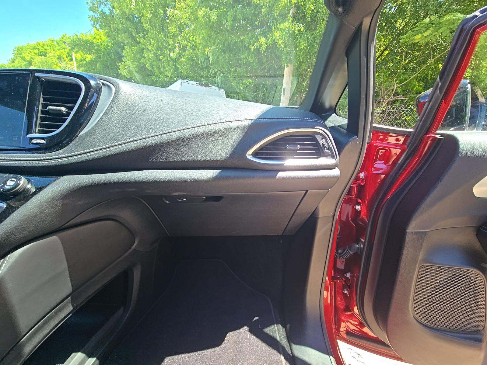2026 Chrysler Pacifica Limited FWD