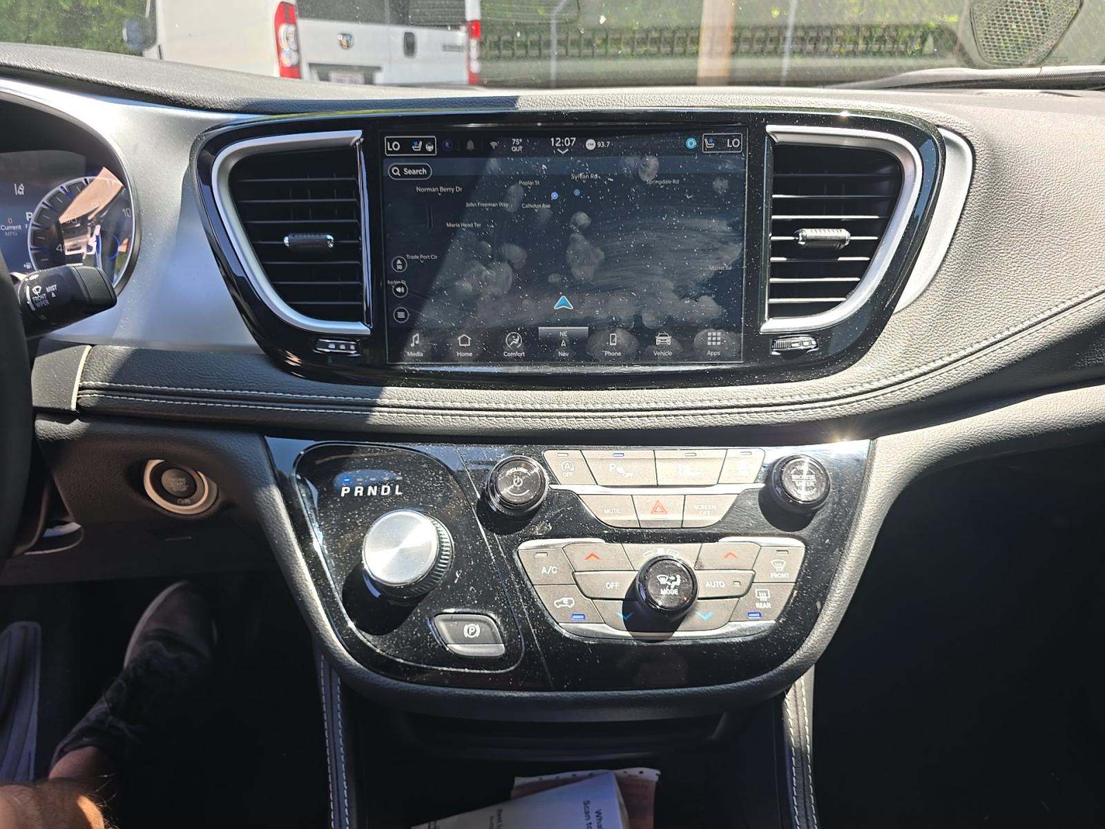 2026 Chrysler Pacifica Limited FWD