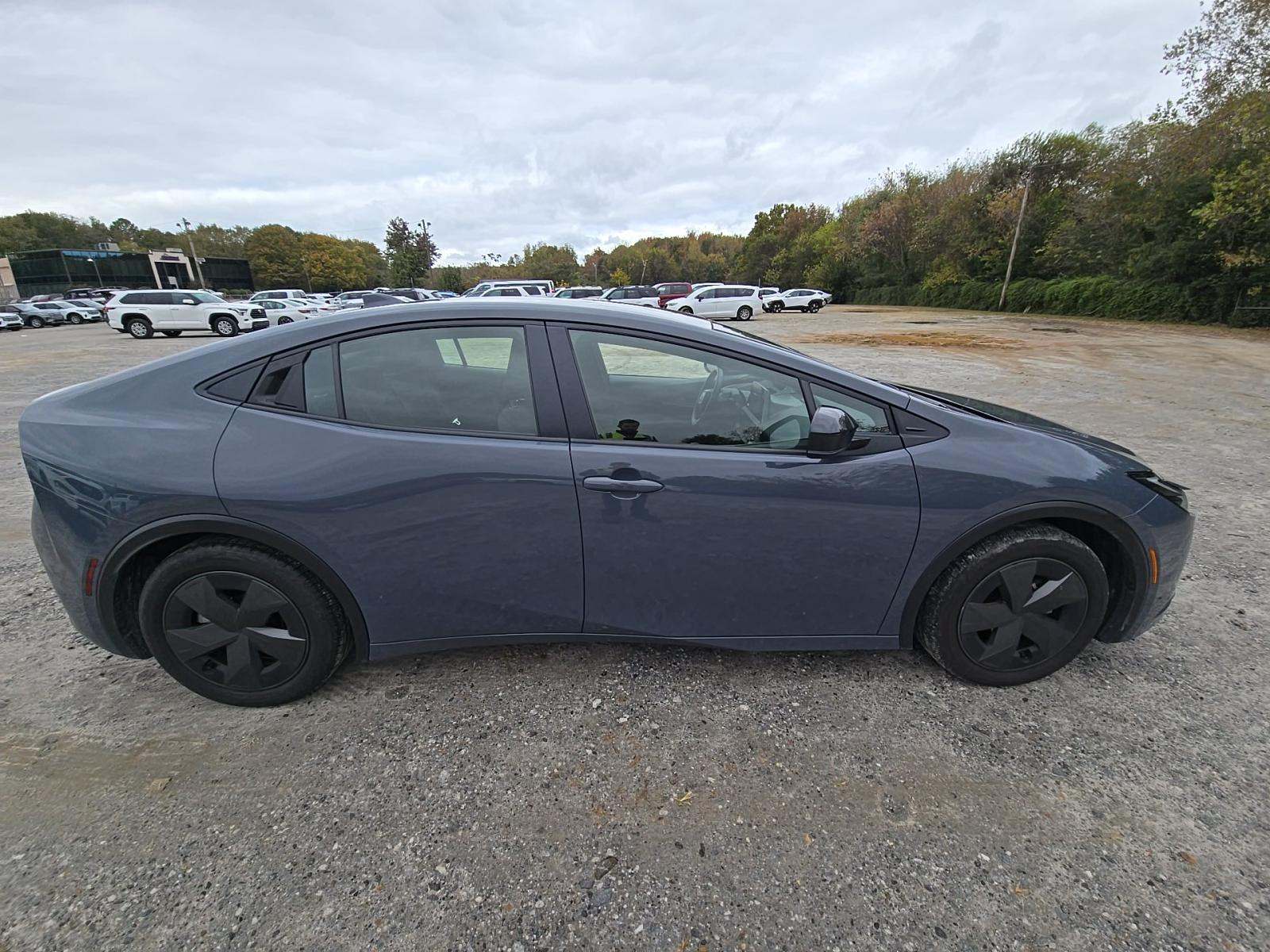 2025 Toyota Prius LE FWD