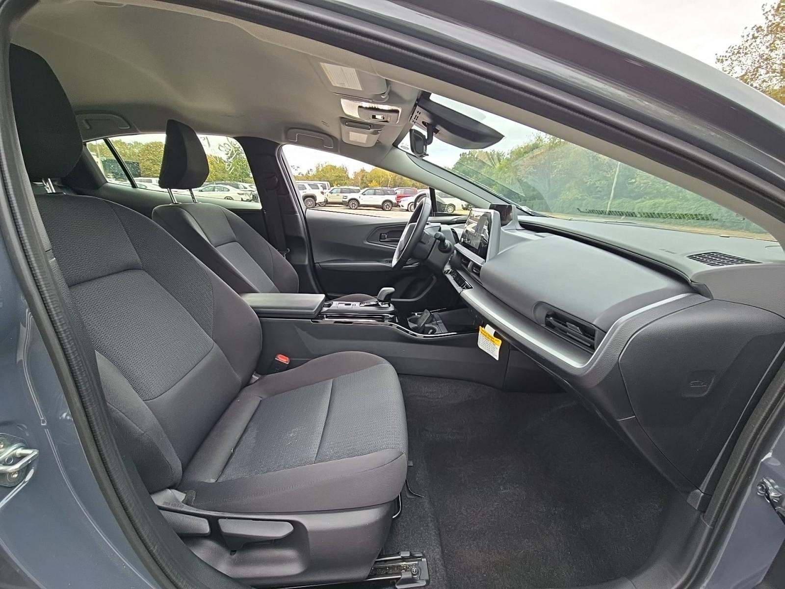 2025 Toyota Prius LE FWD