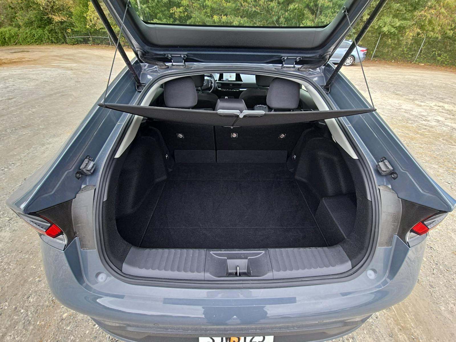 2025 Toyota Prius LE FWD