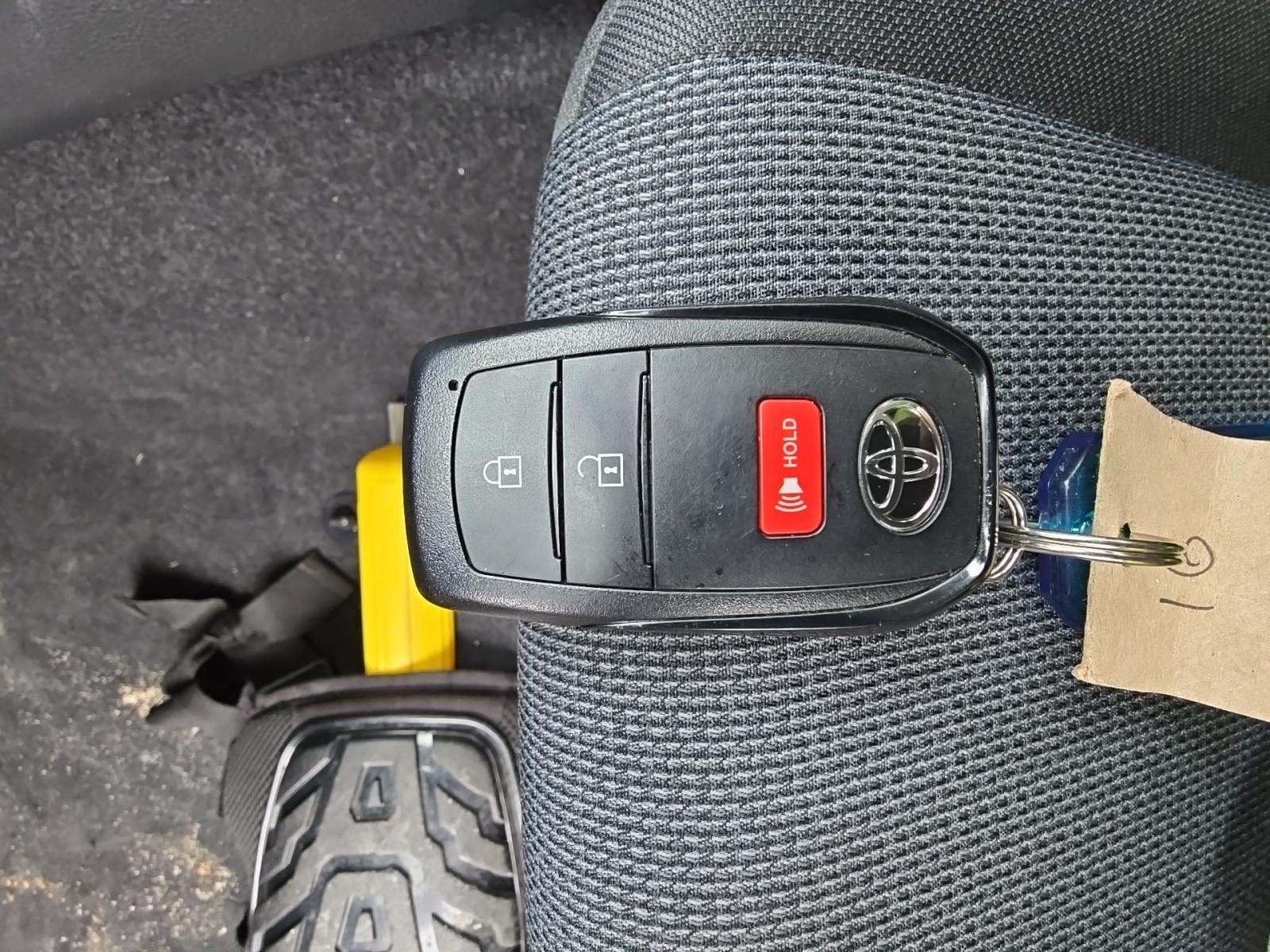 2025 Toyota Prius LE FWD