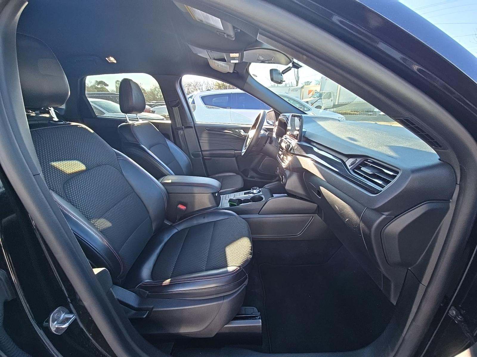 2025 Ford Escape ST-Line FWD