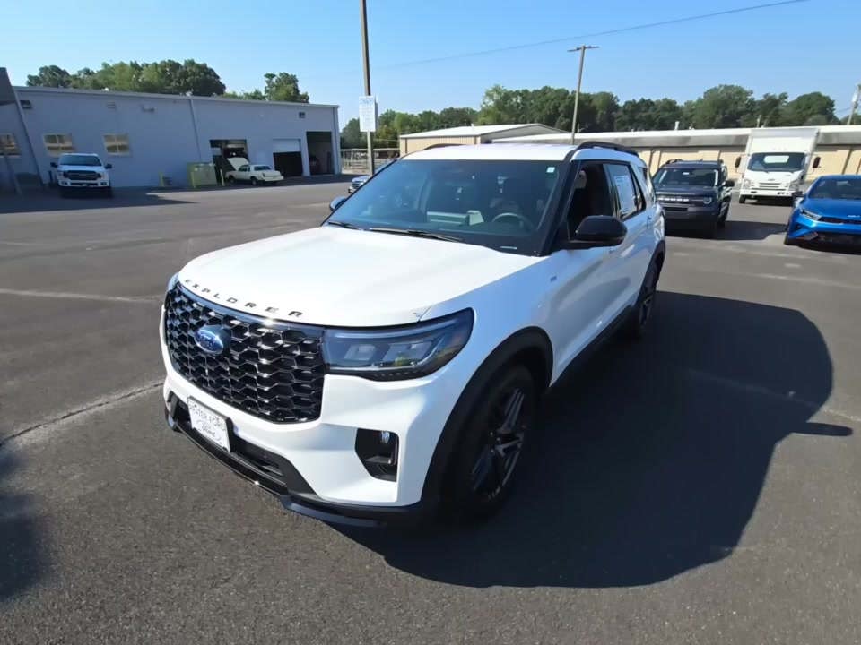 2025 Ford Explorer ST-Line RWD