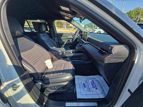 2025 Ford Explorer ST-Line RWD
