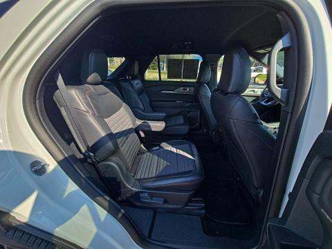 2025 Ford Explorer ST-Line RWD