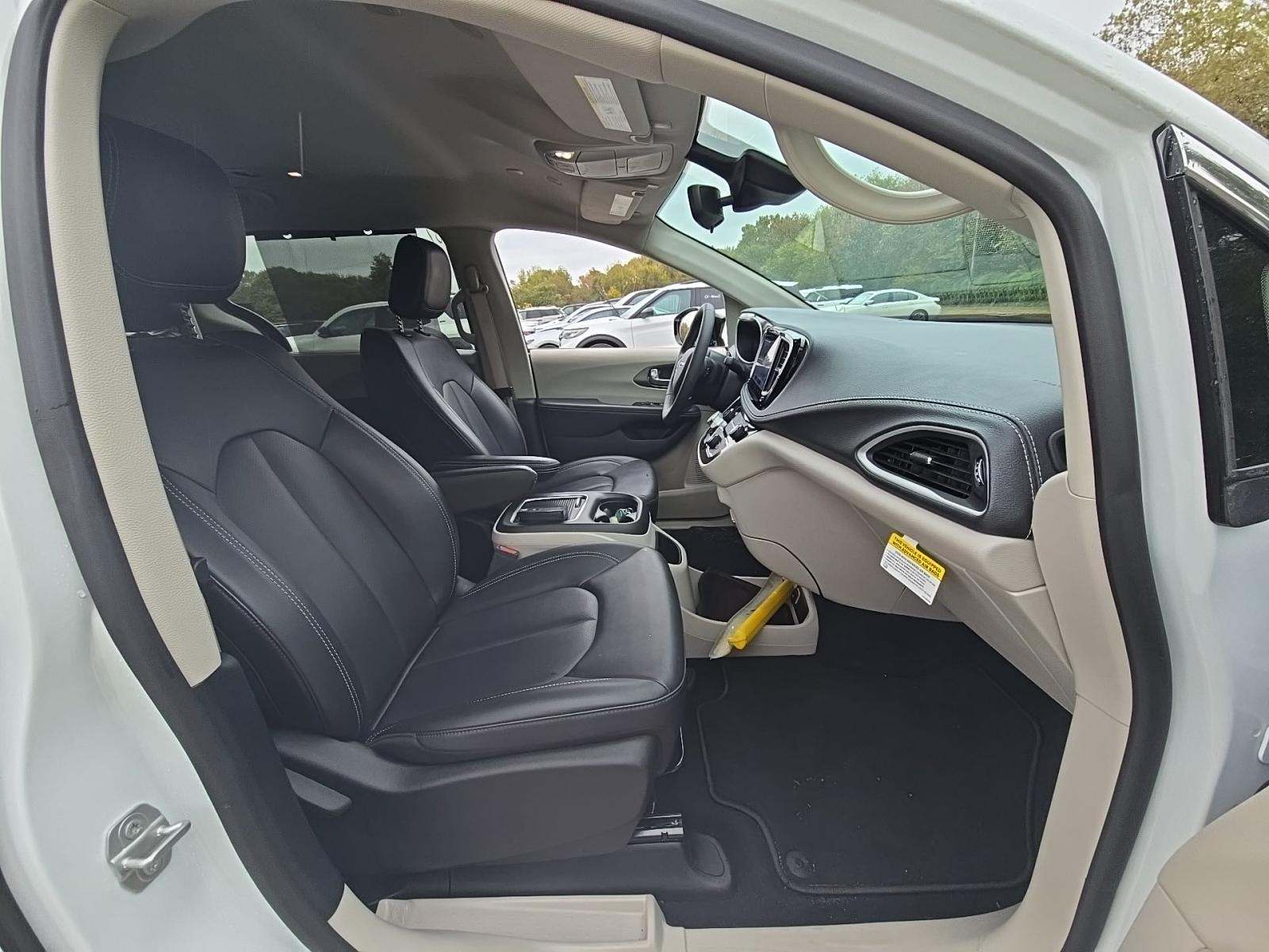 2024 Chrysler Pacifica Touring L FWD